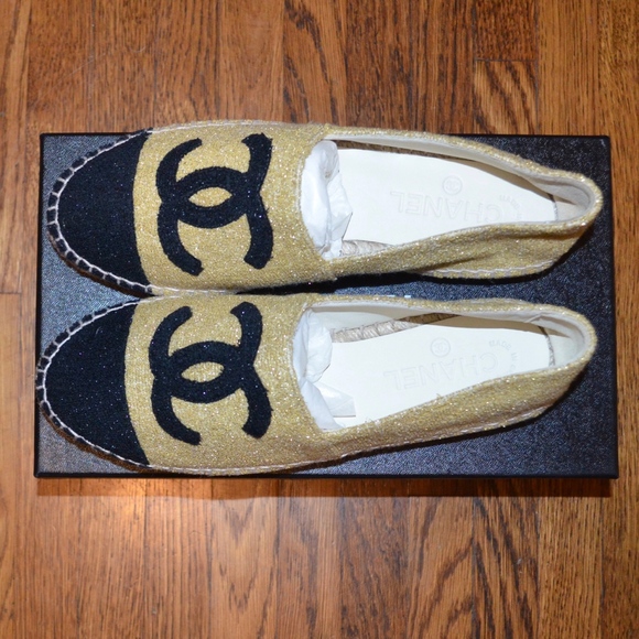 CHANEL BLACK GOLD FABRIC METALLIC ESPADRILLES - Picture 6 of 7